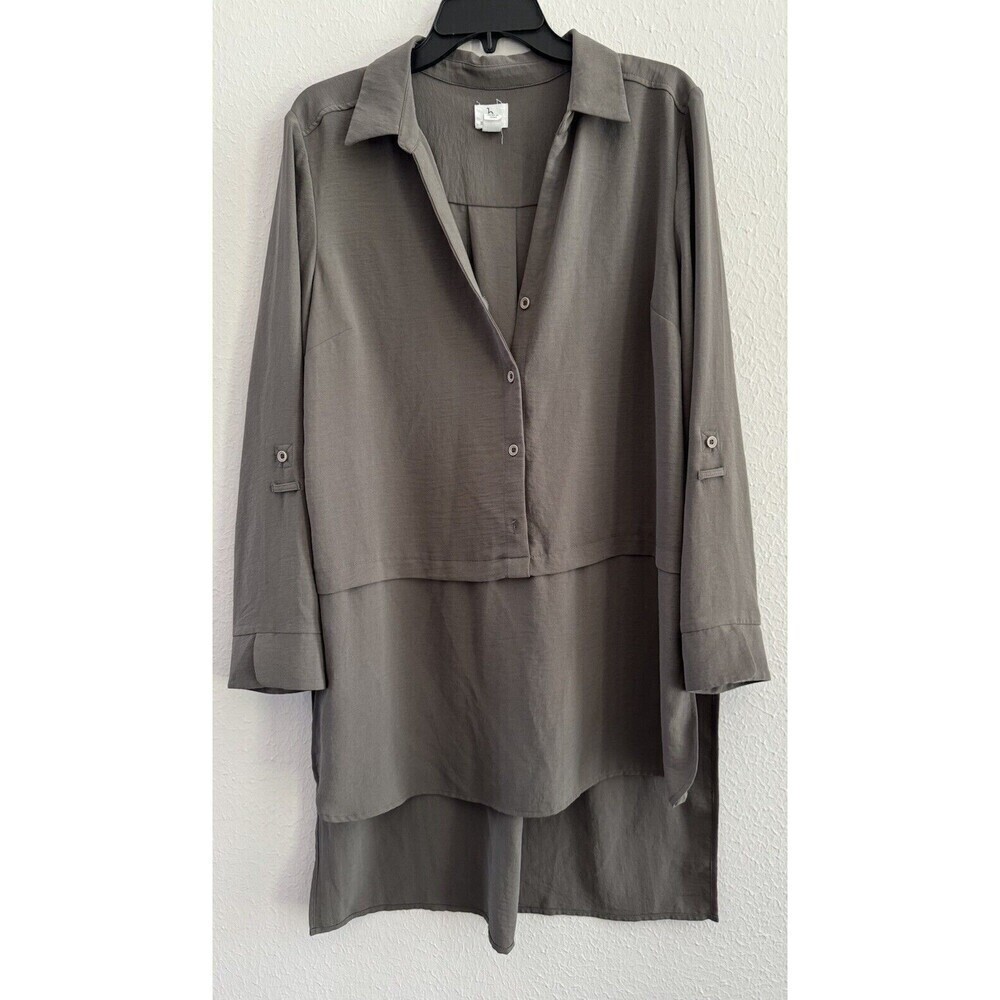 b new york Women's Eco Hi-lo Roll Sleeve Y Neck Button Down Top gray size large